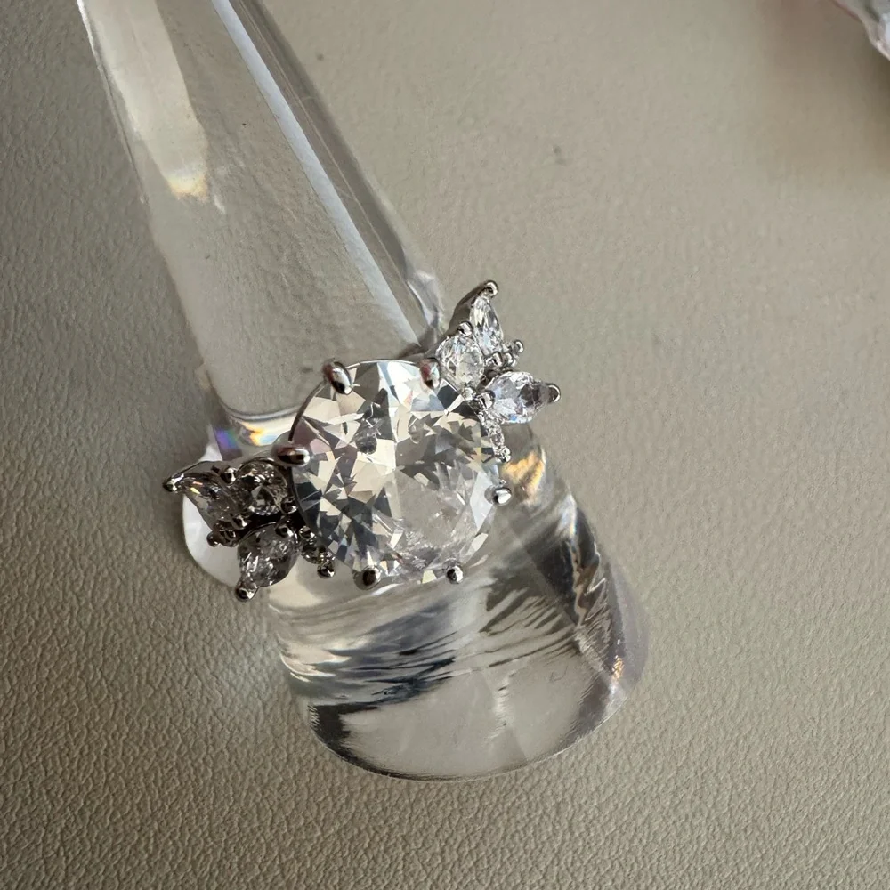 β¨ Carousel Heart Ring β¨ bomb party - Picture 4 of 7